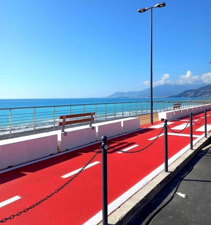 Casa Al Mare Apartment Ventimiglia Bagian luar foto