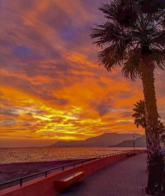 Casa Al Mare Apartment Ventimiglia Bagian luar foto
