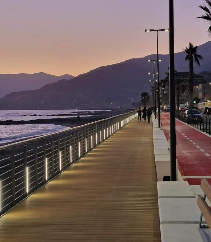 Casa Al Mare Apartment Ventimiglia Bagian luar foto