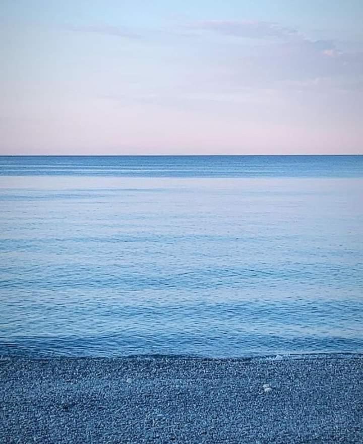 Casa Al Mare Apartment Ventimiglia Bagian luar foto