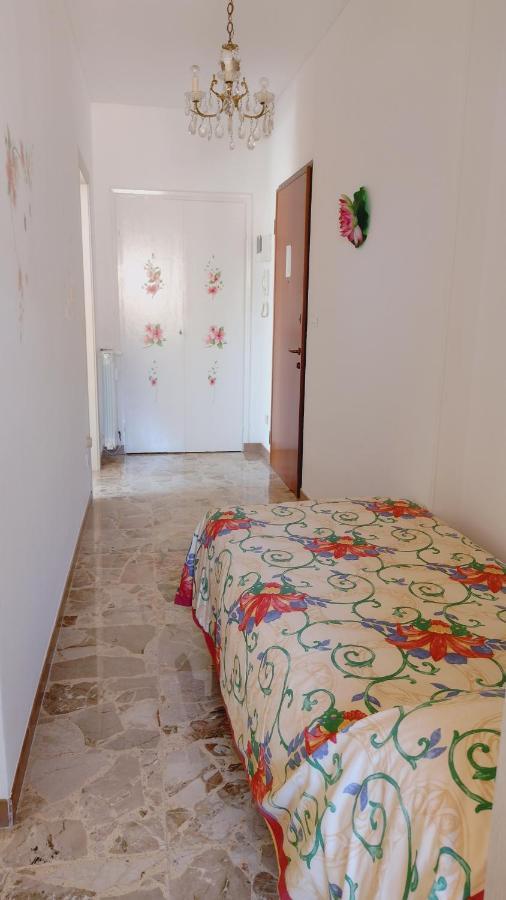 Casa Al Mare Apartment Ventimiglia Bagian luar foto