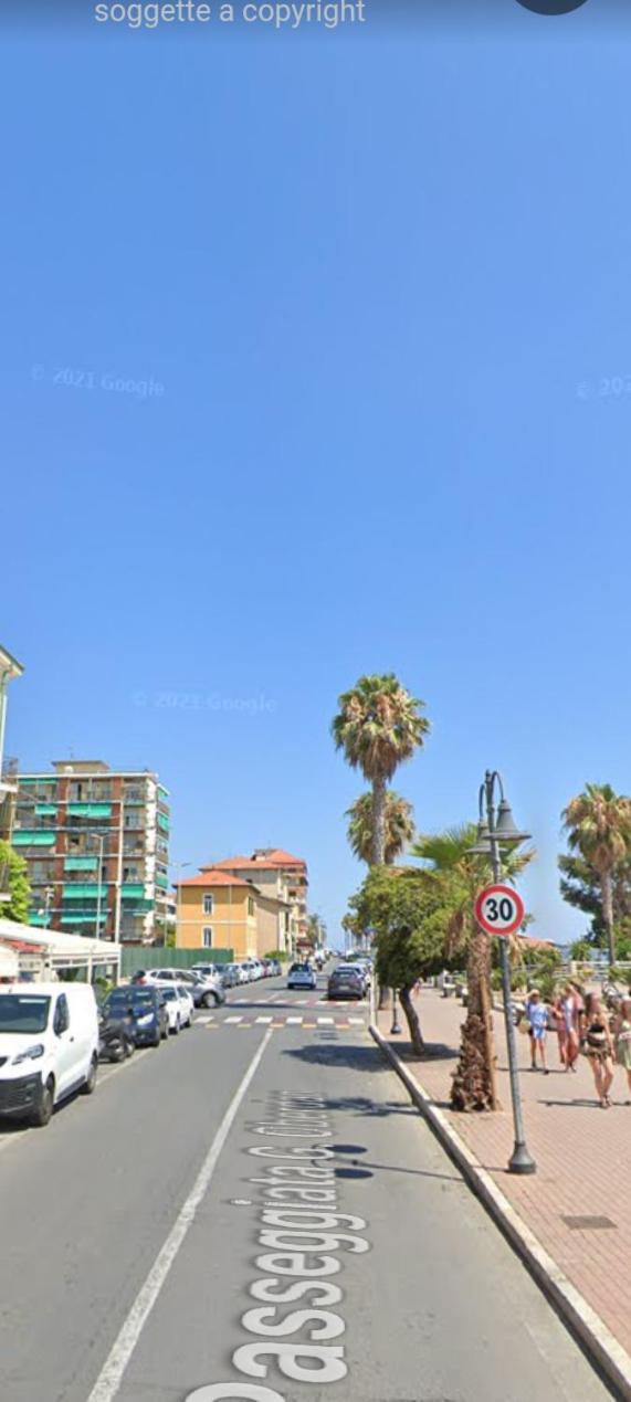 Casa Al Mare Apartment Ventimiglia Bagian luar foto
