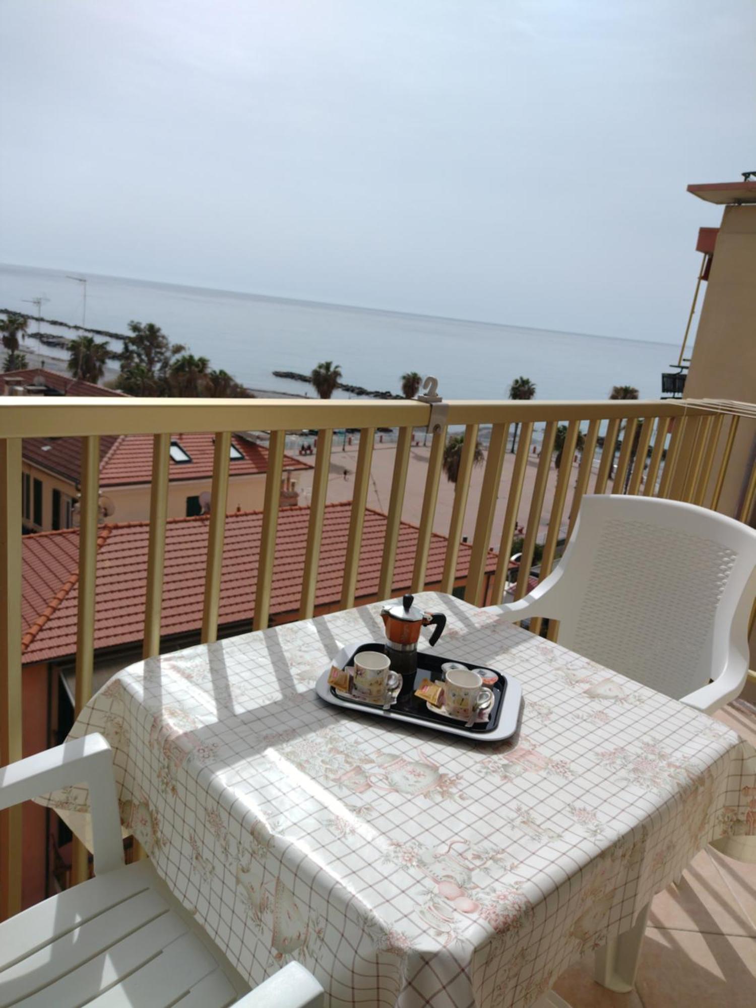 Casa Al Mare Apartment Ventimiglia Bagian luar foto