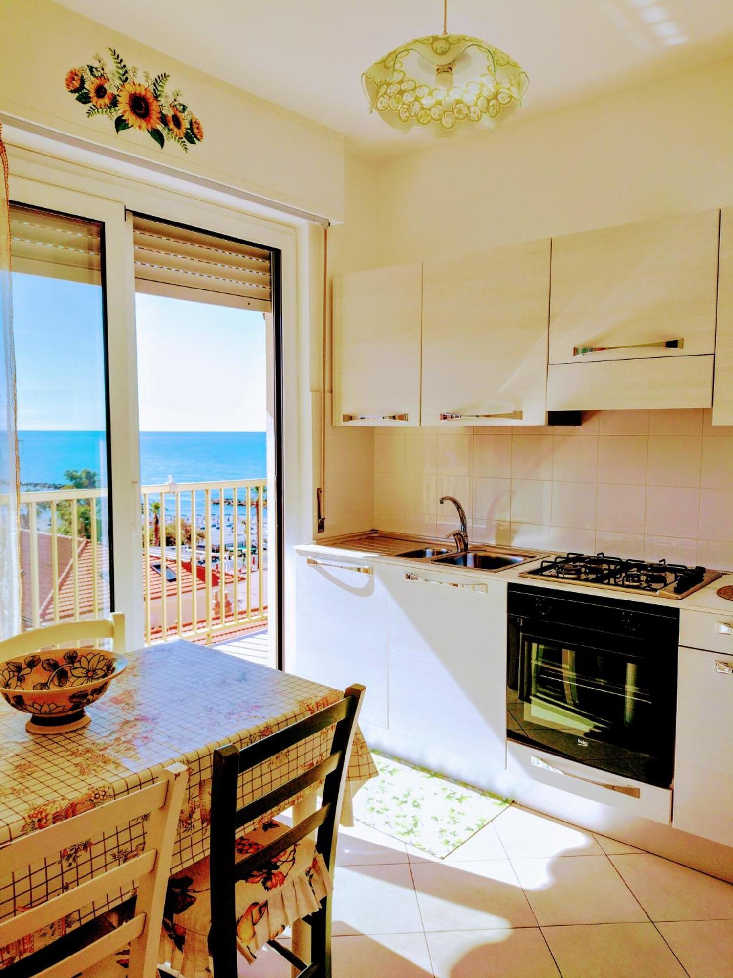 Casa Al Mare Apartment Ventimiglia Bagian luar foto