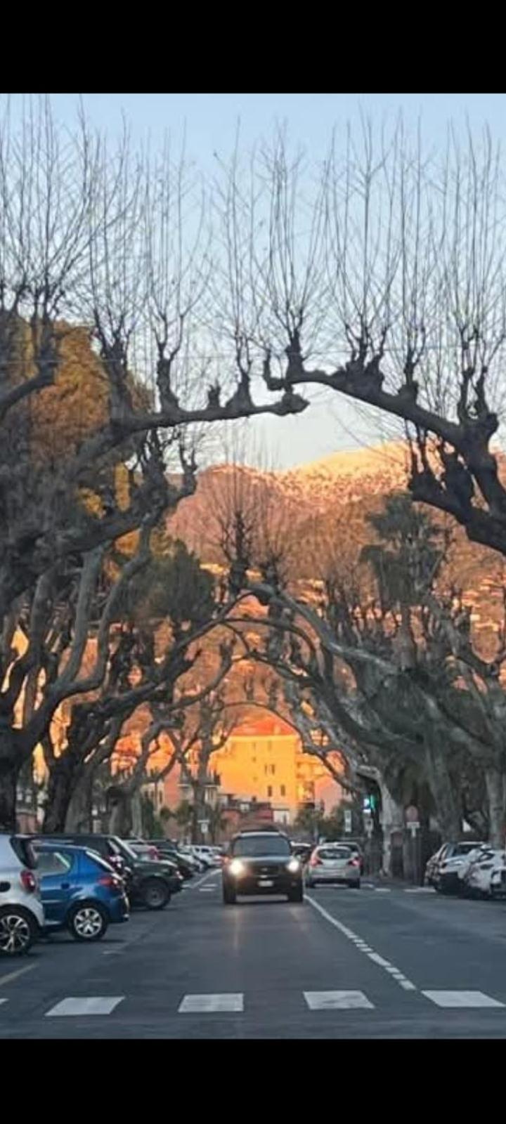 Casa Al Mare Apartment Ventimiglia Bagian luar foto