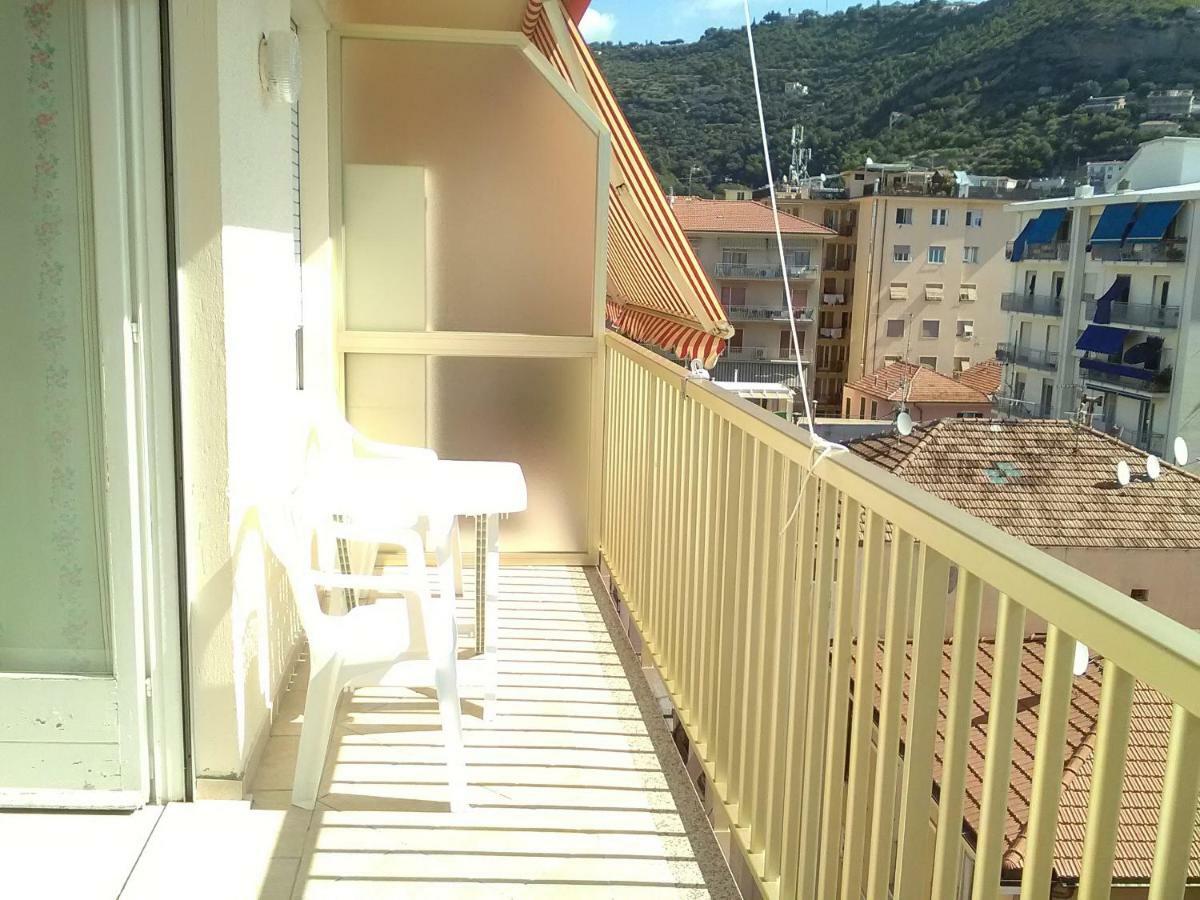 Casa Al Mare Apartment Ventimiglia Bagian luar foto