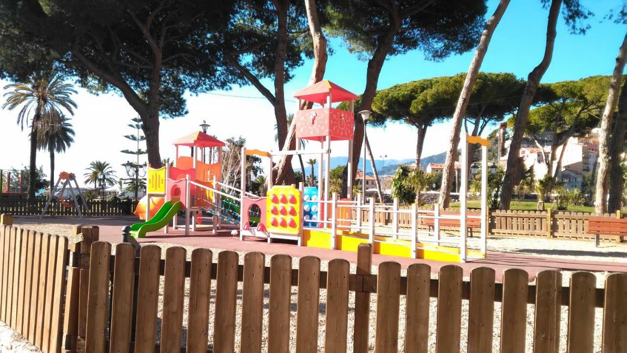 Casa Al Mare Apartment Ventimiglia Bagian luar foto