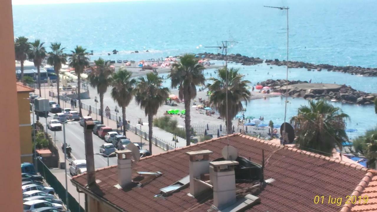 Casa Al Mare Apartment Ventimiglia Bagian luar foto